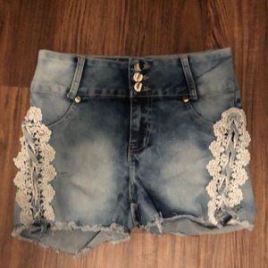 Light Wash Mid-Rise Denim Shorts with Lace Detailing